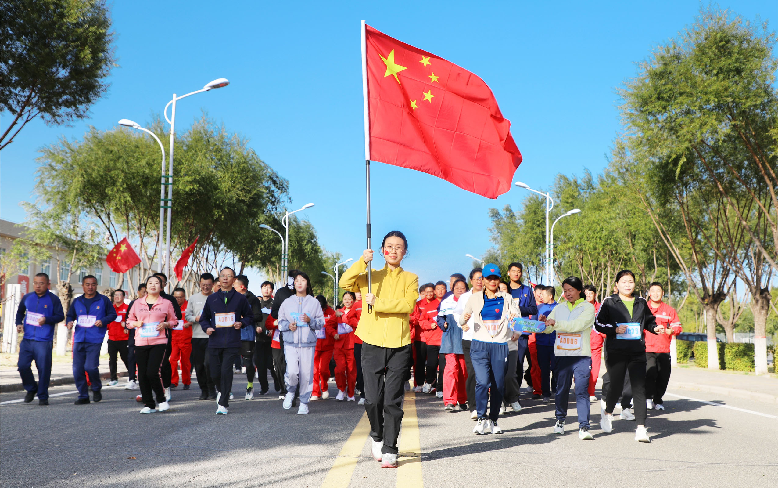 采服中心：健跑喜迎国庆 奋进致敬祖国