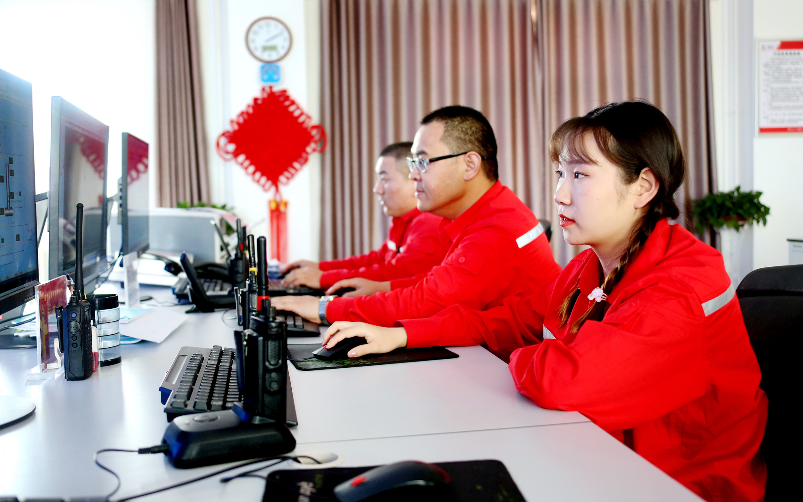  采气二厂：三维发力织密网络安全“防护网”...